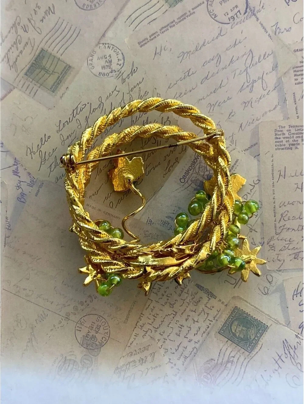 Vintage Charming Gold-tone Brooch with Red Apples & Green Leaves